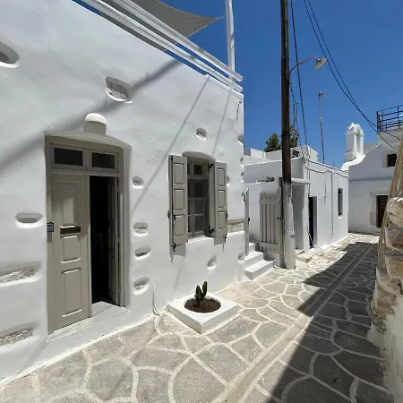 Cycladic Rooftop House In The Heart Of Parikia Casa de Férias *