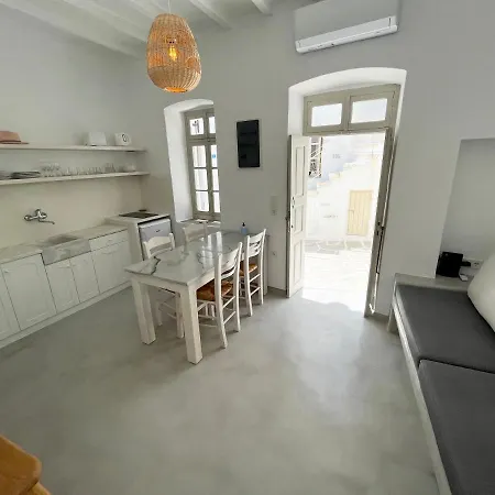 Cycladic Rooftop House In The Heart Of Parikia Casa de Férias *