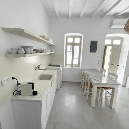 Cycladic Rooftop House In The Heart Of Parikia Casa de Férias