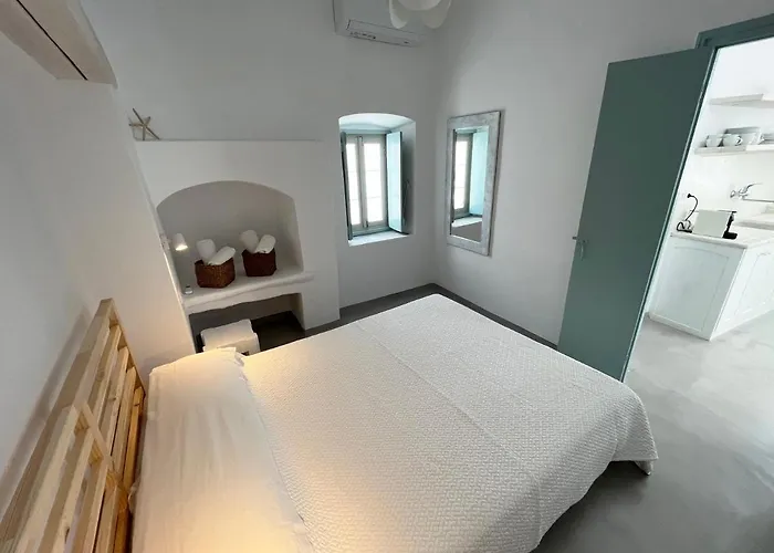 Cycladic Rooftop House In The Heart Of Parikia