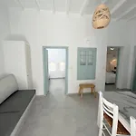 Cycladic Rooftop House In The Heart Of Parikia Парос