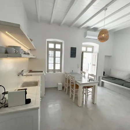 Дом отдыха Cycladic Rooftop House In The Heart Of Parikia