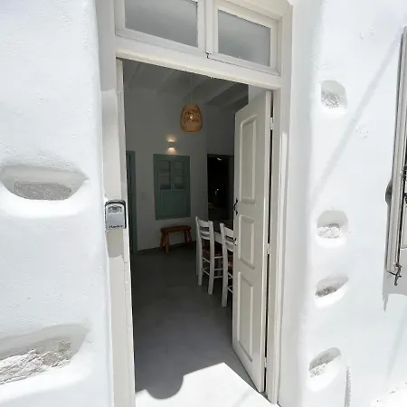 Дом отдыха Cycladic Rooftop House In The Heart Of Parikia *